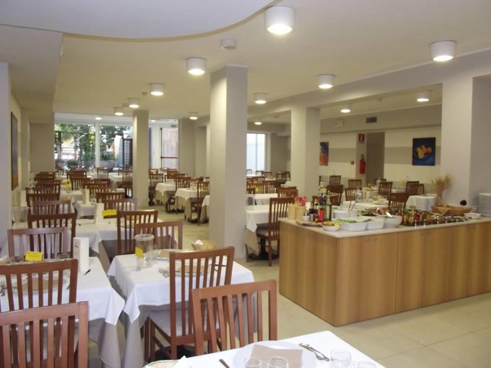 סניגליה Hotel Giulietta מראה חיצוני תמונה